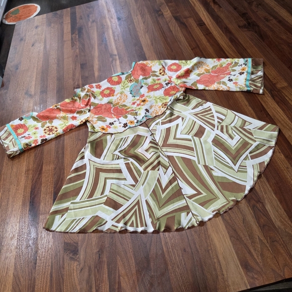 CAbi 100% Silk Floral Geometric Pattern Tie Front Kimono Size Medium - Picture 2 of 11